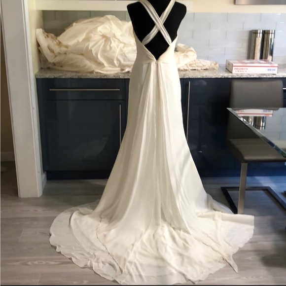 Pallas Athena Ivory chiffon wedding gown - Picture 5 of 7